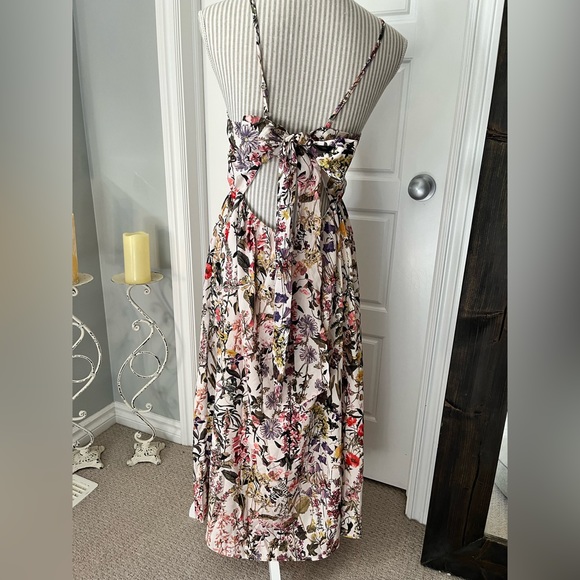 BNWT Floral Knotted Cutout Maxi Dress - Picture 5 of 10